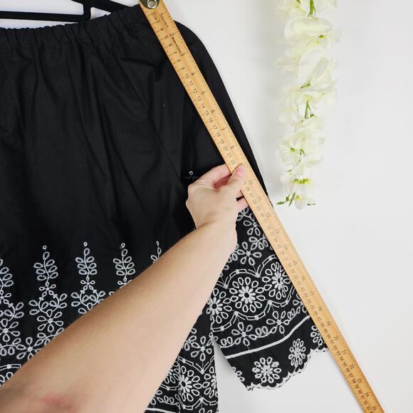 Talbots Petites Black Embroidered Peasant Top Blouse Boho Floral 3/4 Sleeve MP - Picture 7 of 9